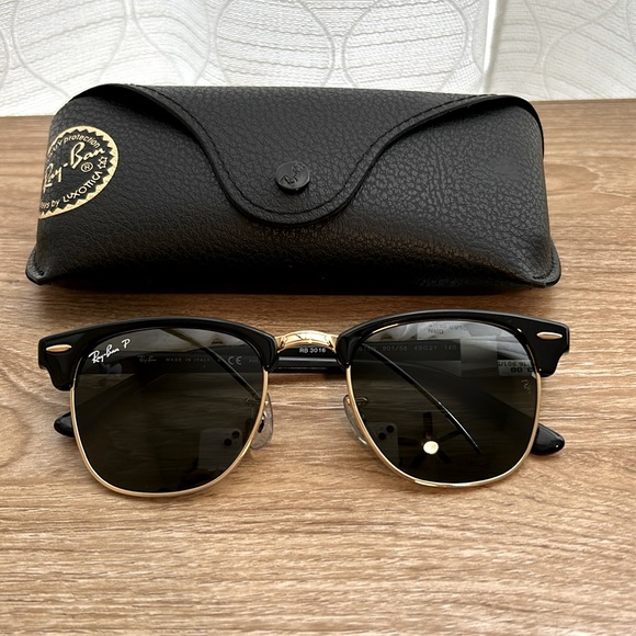 Ray-Ban Clubmaster Black Frame/Green Lens Sunglasses - RB3016 W0365 49-21 - Picture 1 of 8
